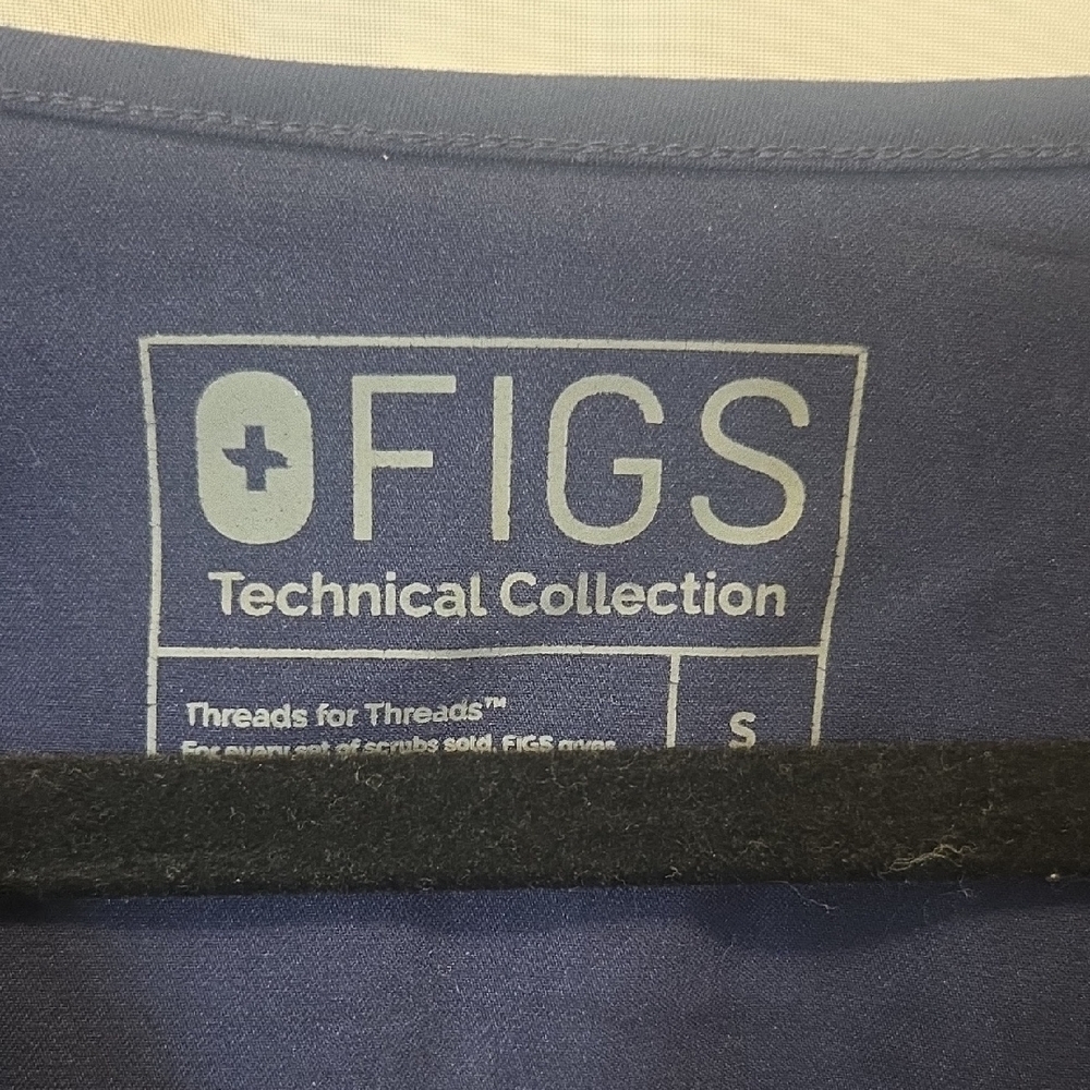 Figs Technical Collection Navy Top - Picture 2 of 2